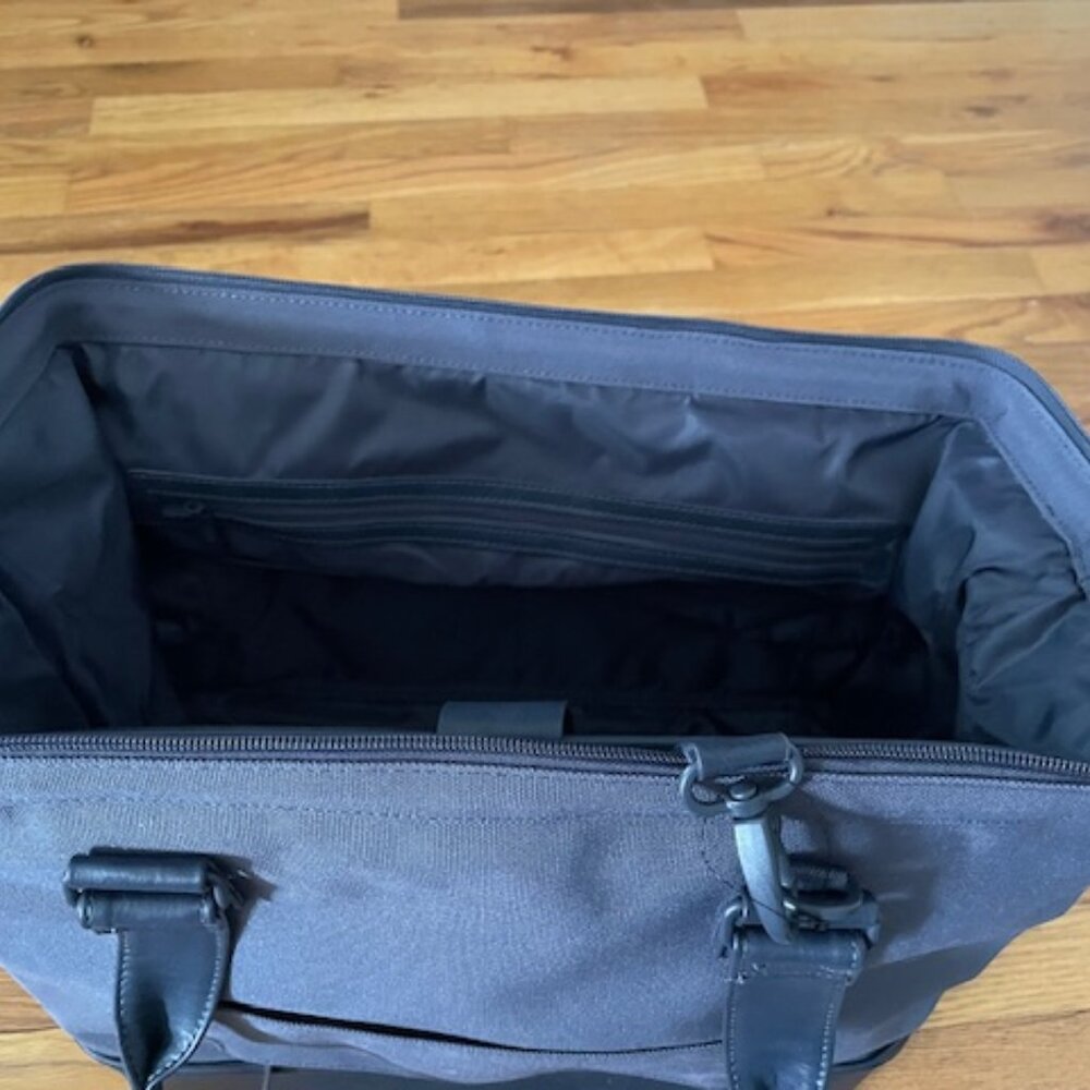 BEIS Midnight Blue Travel Bag - Picture 4 of 8